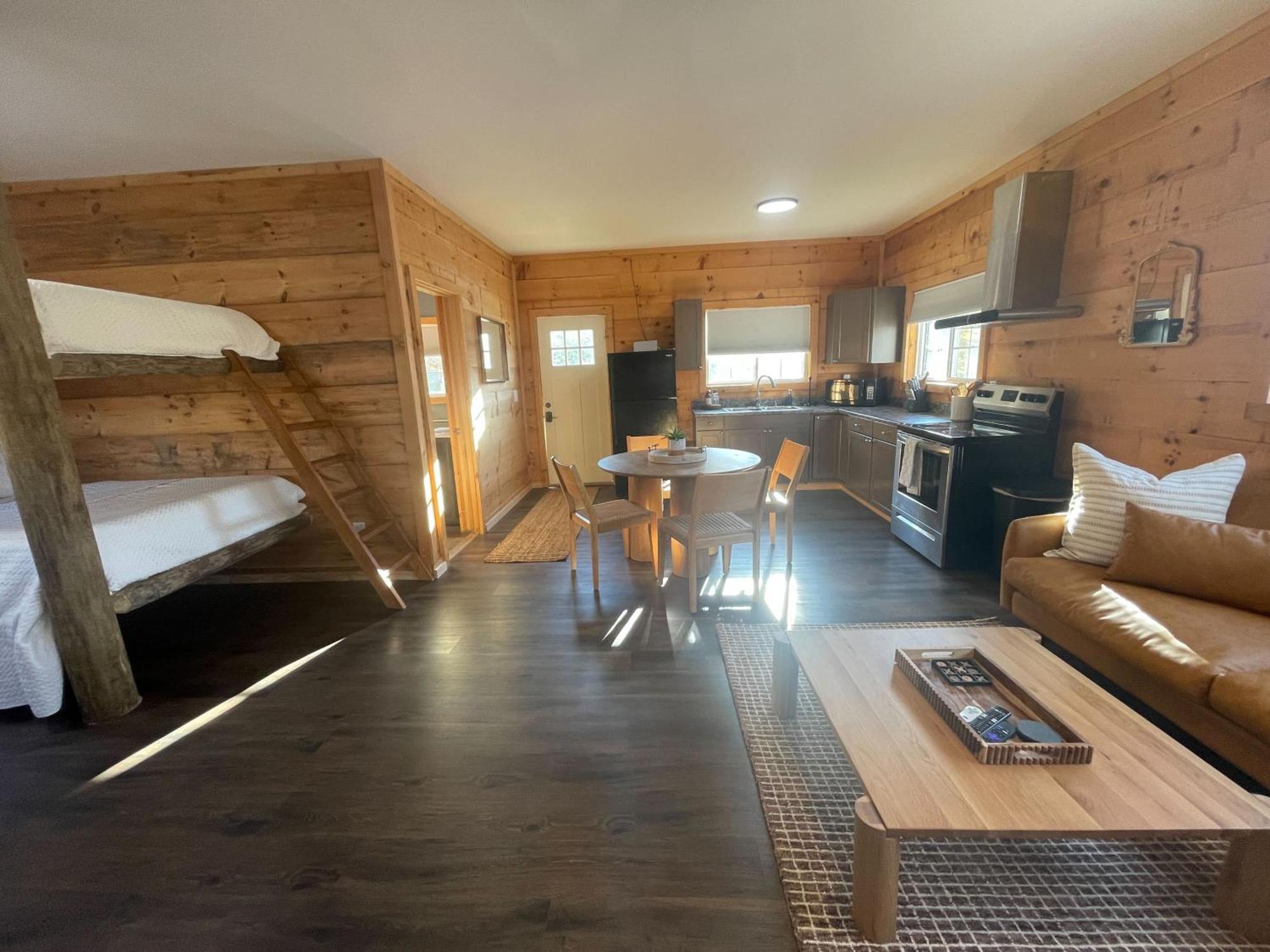 Pine Creek Cabins & Camping Resort South Bloomingville 외부 사진